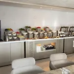 Hotel Four Hills 3*