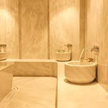 Hotel Four Hills