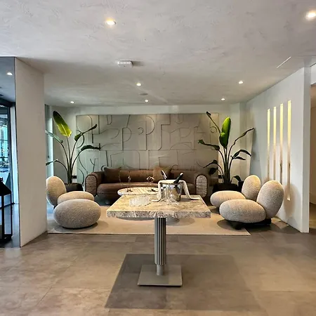 Four Hills Hotel