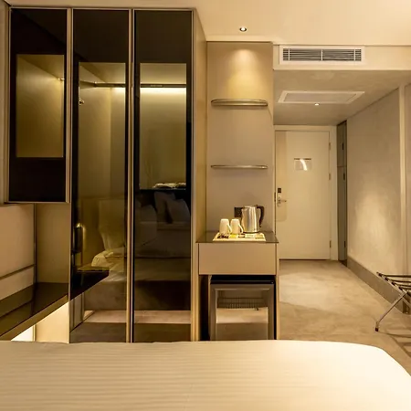 Four Hills Hotel