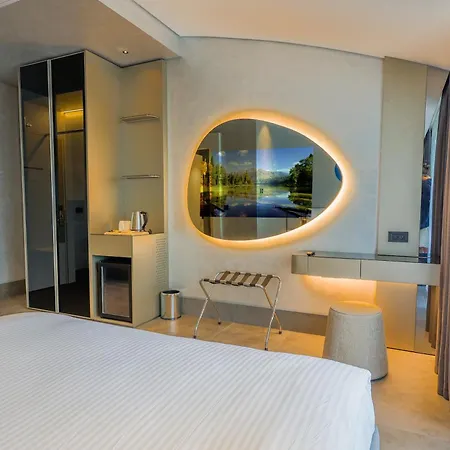Hotel Four Hills 3*