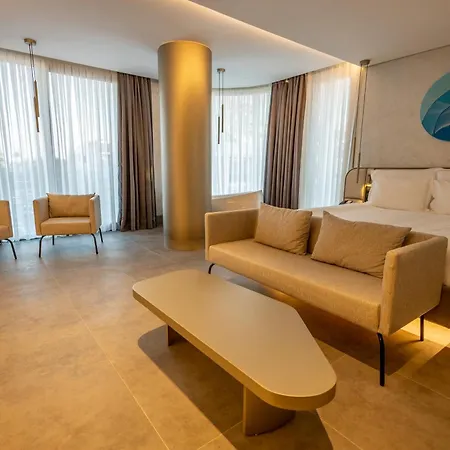Hotel Four Hills