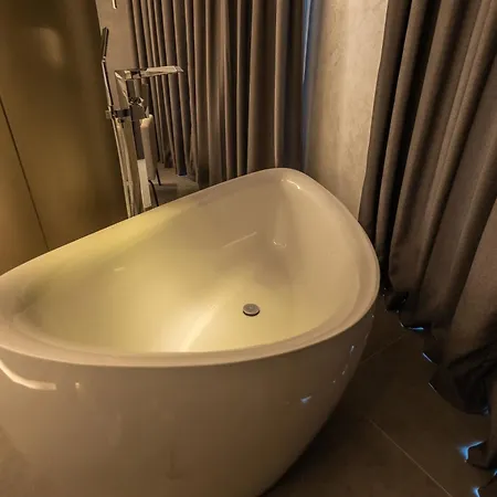 Hotel Four Hills 3*