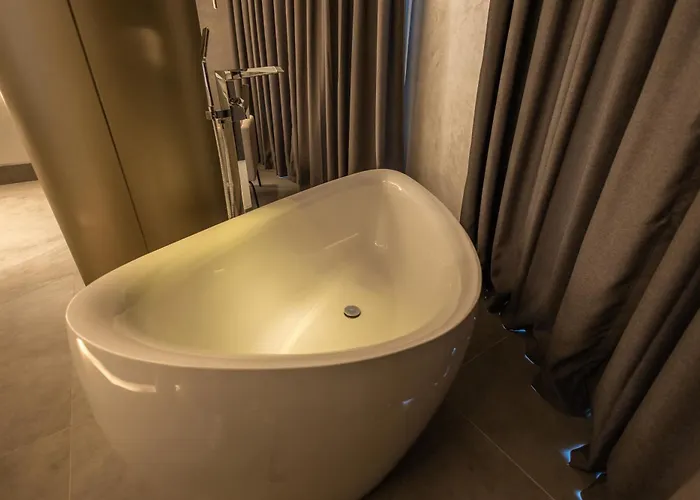 Hotell Four Hills 3*