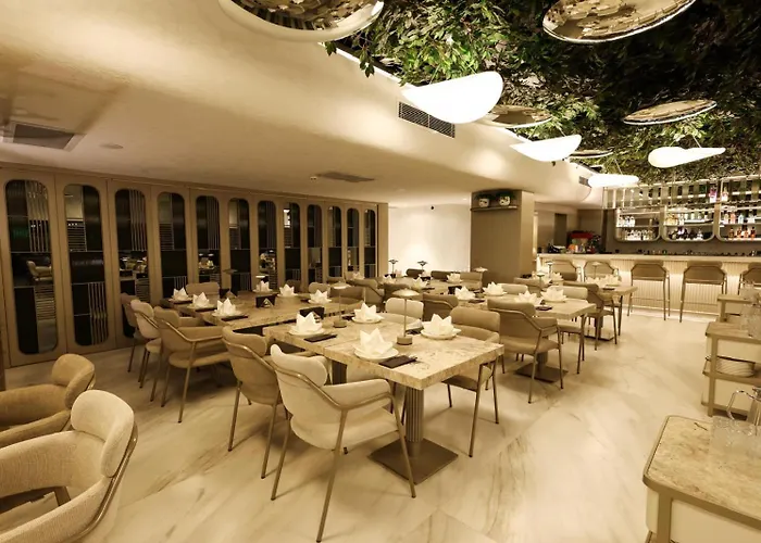 Отель Four Hills Анталья