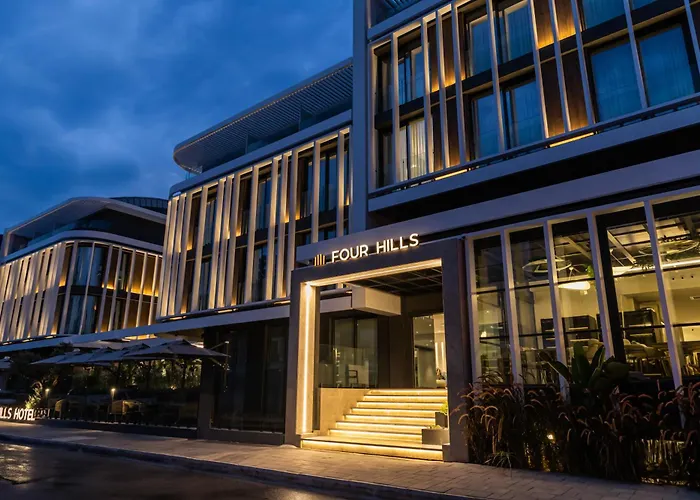 Отель Four Hills