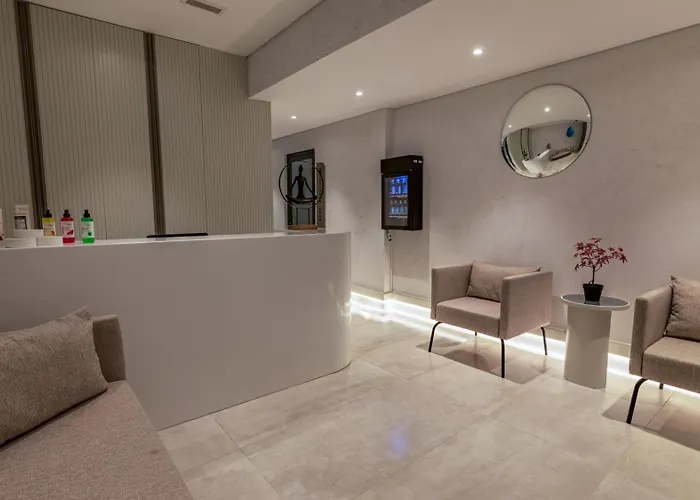Four Hills Hotel