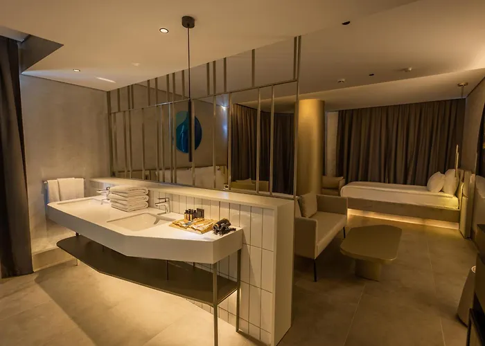 Four Hills Hotel 3*