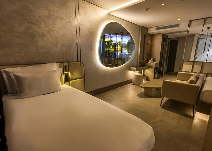 Hotel Four Hills 3*